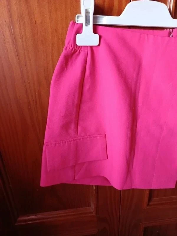 Saia Calça Rosa Chiclete Estilo Cargo - Tamanho 34 – photo 4